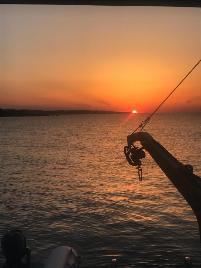 Night On Board Hotel La Maddalena  Ngoại thất bức ảnh