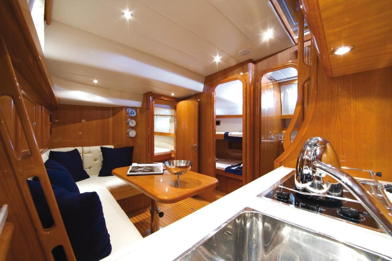 Night On Board Hotel La Maddalena  Ngoại thất bức ảnh